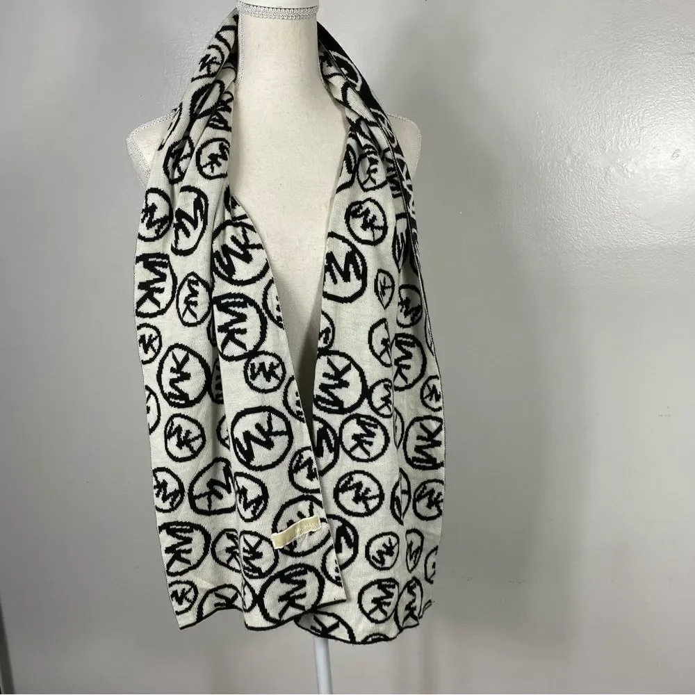 Michael Kors Signature Logo Knit Reversible Scarf in black white acrylic 64x10
